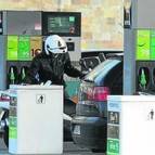 Los combustibles bajaron de precio en noviembre.